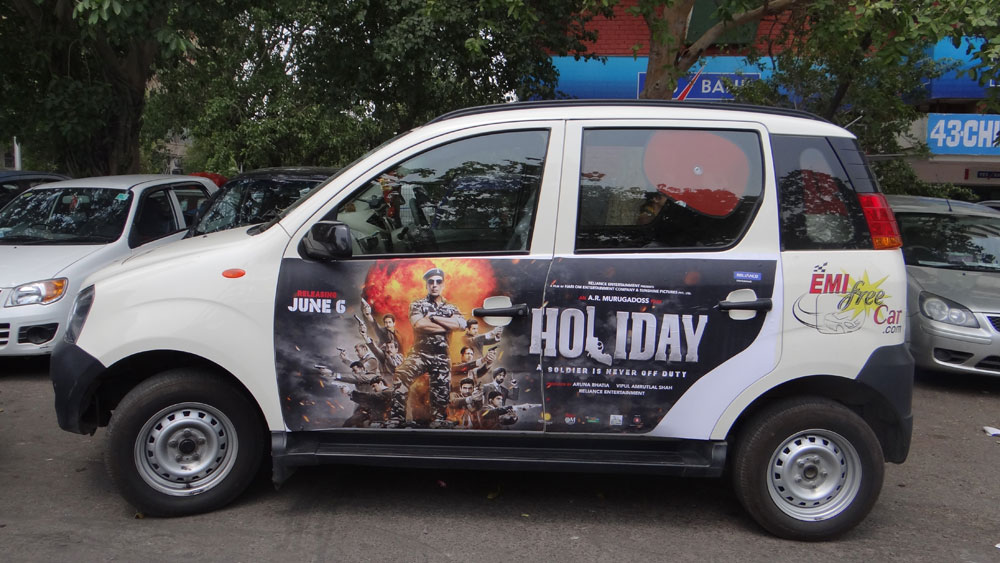 Akshay Kumar's Holiday emifreecar.com, holiday movie car advertisement in New Delhi