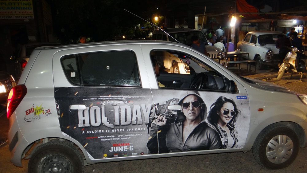 Akshay Kumar's Holiday emifreecar.com, holiday movie car advertisement in New Delhi