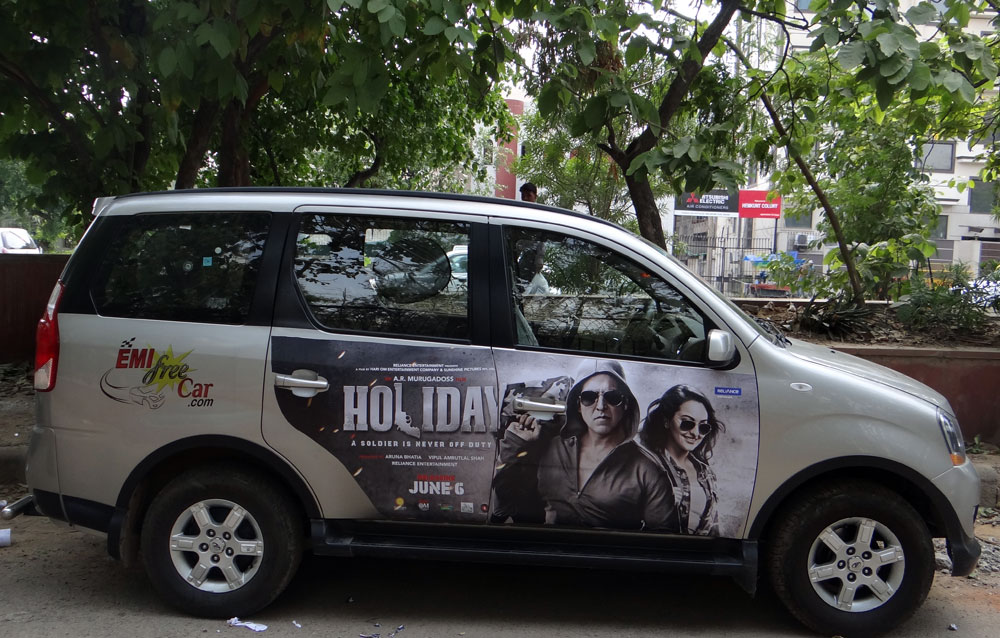 Akshay Kumar's Holiday emifreecar.com, holiday movie car advertisement in New Delhi